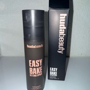 HUDA BEAUTY Easy Bake Setting Spray